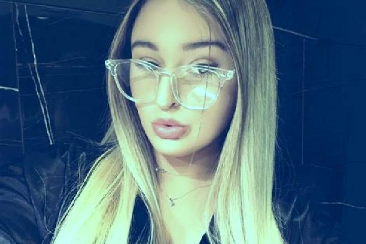 Scarlett, 34 — Escort in Poiana Seciuri, Romania