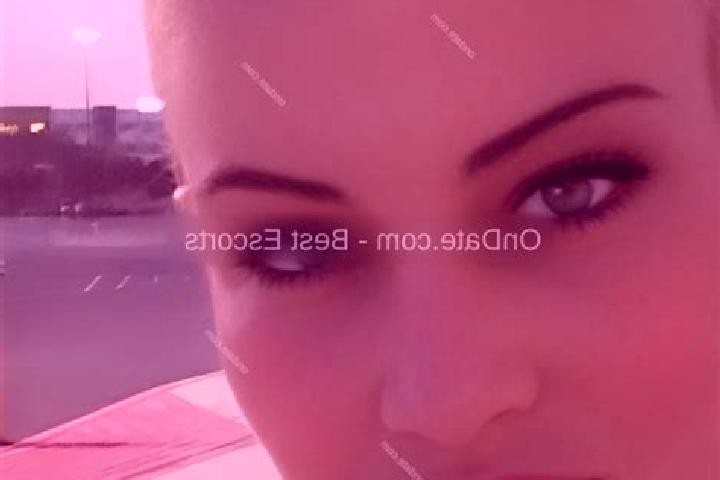Scarlett, 34 — Escort in Tambovka, Russia