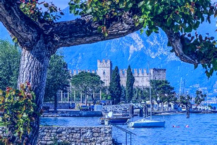 Scarlett, 34 — Escort in Torri del Benaco, Italy