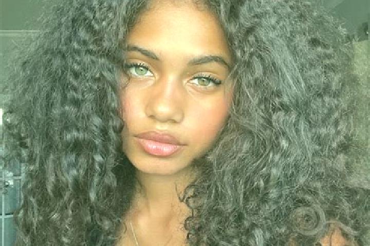 Scarlett, 35, a black blue-eyed ebony companion based in Barenton. Offering Travel Companion, CIM, Deep French Kissing, GFE. Available for incall and outcall...