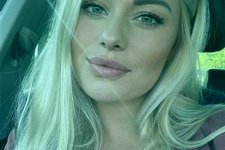 Scarlett, 35, a blonde hazel-eyed slavic companion based in Karlskrona. Offering GFE, Couples, OWO, Striptease. Available for incall and outcall, overnight b...
