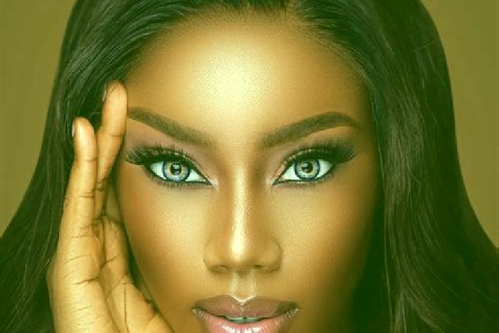 Scarlett, 35, a chestnut blue-eyed ebony companion based in Sangarebougou. Offering Striptease, Deep French Kissing, Tantra, Roleplay, CIM. Available for inc...