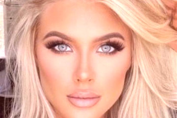 Scarlett, 35, a platinum blonde dark-eyed indian companion based in Eleftheres. Offering Travel Companion, Fetish, Domination, Massage. Available for incall ...