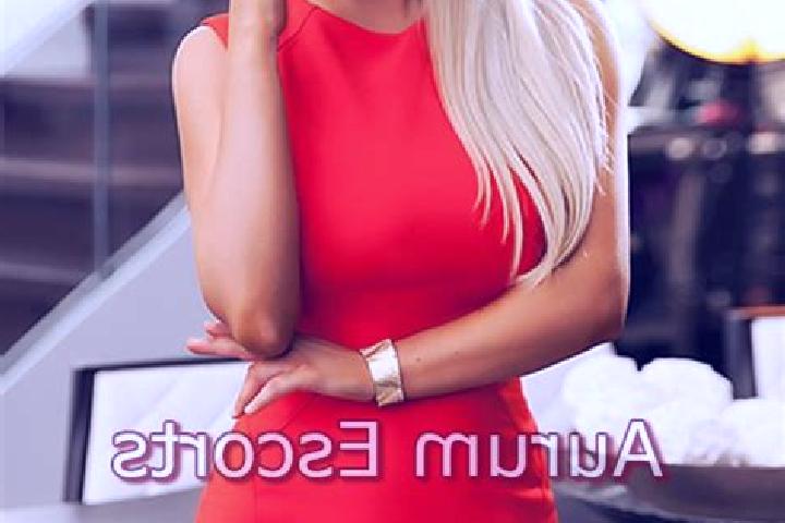 Scarlett, 35, a red blue-eyed mixed companion based in Krest yanovka. Offering CIM, Erotic Massage, Deep French Kissing, Domination, Massage. Available for i...