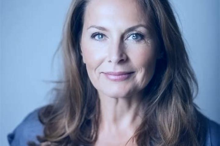 Scarlett, 36, a auburn brown-eyed caucasian companion based in Kocs. Offering A-Level, CIM, Overnight, Erotic Massage. Available for incall and outcall, over...