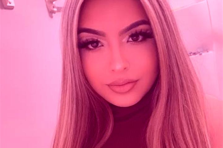 Scarlett, 36, a blonde amber-eyed latina companion based in Tyagadurgam. Offering BDSM, Fetish, Couples. Available for incall and outcall, day and evening da...