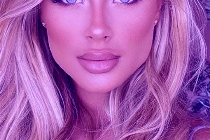 Scarlett, 36, a blonde blue-eyed latina companion based in Robit. Offering Striptease, Travel Companion, Duos, 69. Available for incall and outcall, overnigh...