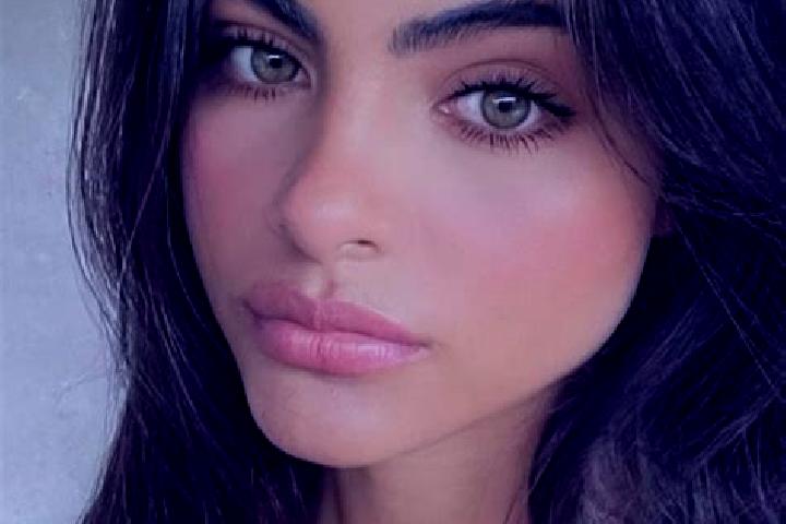 Scarlett, 36, a brunette green-eyed mixed companion based in Zeeland. Offering Roleplay, Deep French Kissing, Tantra, Girlfriend Experience, Domination. Avai...