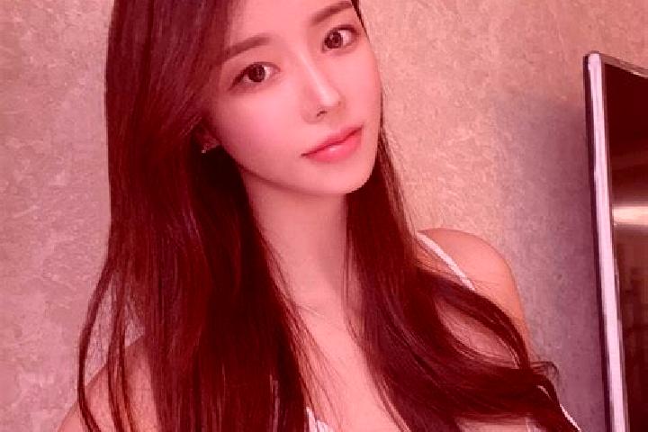 Scarlett, 36 — Escort in Nubma, China