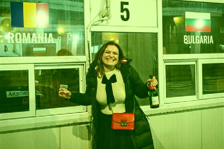 Scarlett, 36 — Escort in Oinacu, Romania