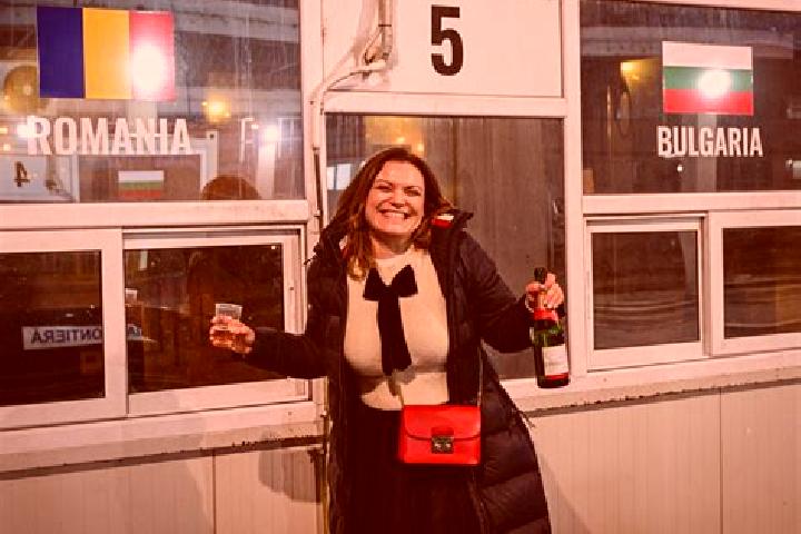 Scarlett, 36 — Escort in Varbila, Romania