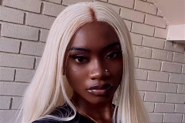 Scarlett, 37, a platinum blonde dark-eyed ebony companion based in Jan Kempdorp. Offering Erotic Massage, CIM, Tantra. Available for incall and outcall, day ...