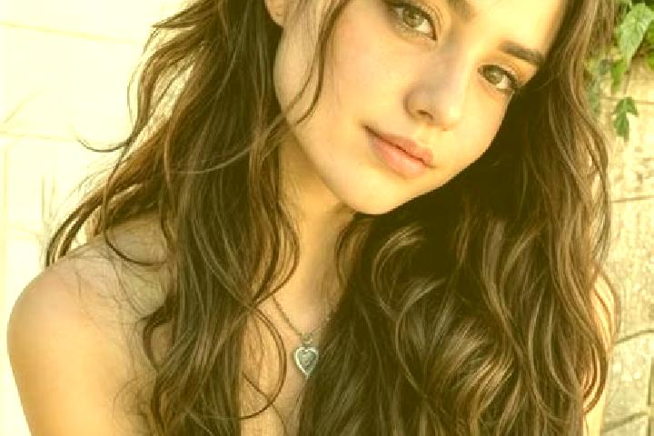Scarlett, 37, a red hazel-eyed middle eastern companion based in Ingeniero Luiggi. Offering Roleplay, Tantra, Prostate Massage. Available for incall and outc...