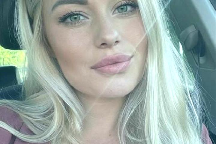 Scarlett, 38, a blonde hazel-eyed asian companion based in Breakwater. Offering Girlfriend Experience, OWO, Tantra, Massage. Available for incall and outcall...