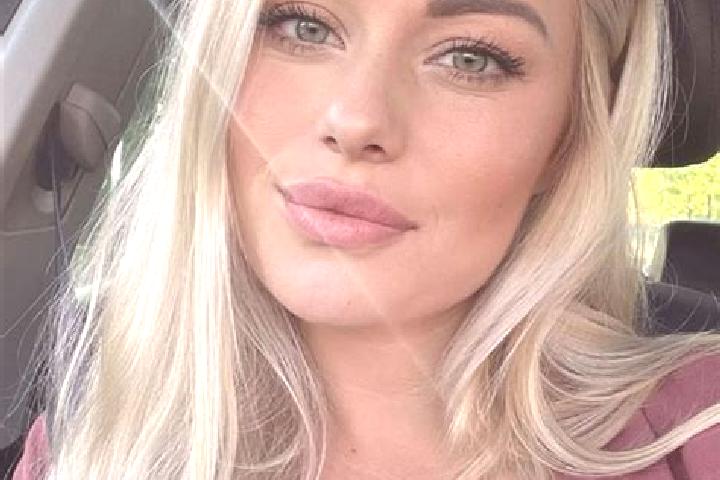 Scarlett, 38, a blonde hazel-eyed indian companion based in Beverly. Offering Couples, Massage, Striptease, GFE. Available for incall and outcall, overnight ...