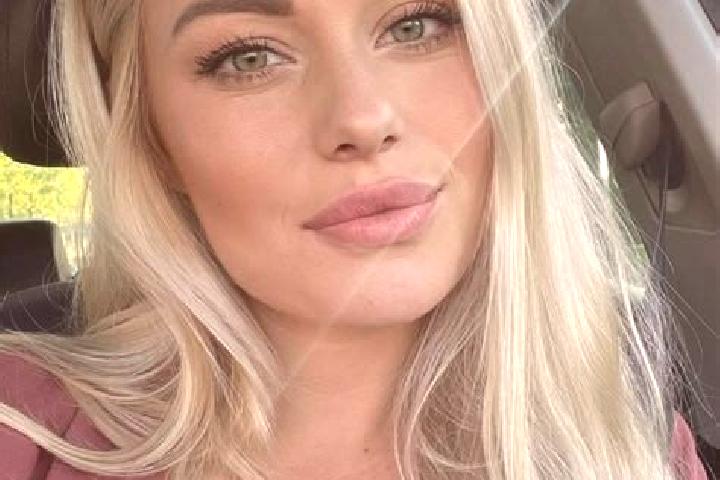 Scarlett, 38, a blonde hazel-eyed slavic companion based in Thenzawl. Offering Duos, CIM, Erotic Massage, Dinner Date, Domination. Available for incall and o...