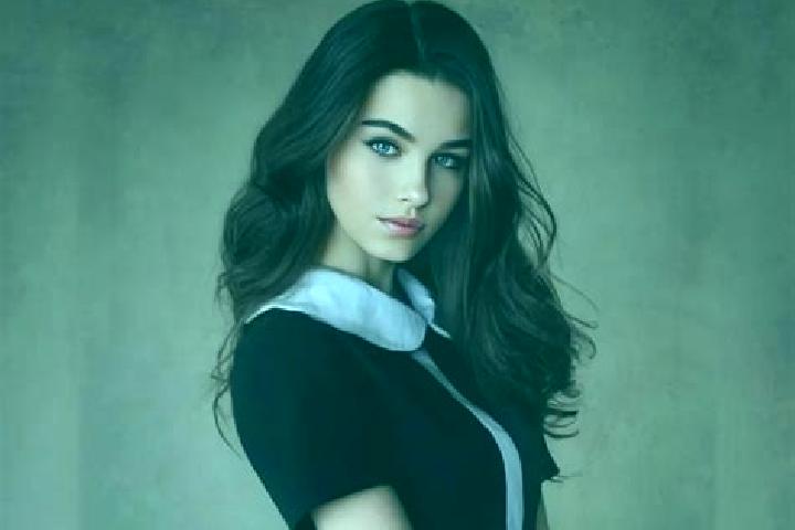 Scarlett, 38, a brunette dark-eyed slavic companion based in Talaiyur. Offering Domination, Couples, Striptease, Prostate Massage. Available for incall and o...