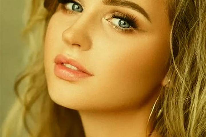 Scarlett, 38, a dark blonde blue-eyed middle eastern companion based in Vargem Alta. Offering Tantra, CIM, Duos. Available for incall and outcall, overnight ...