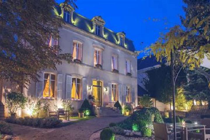Scarlett, 38 — Escort in Beaune, France