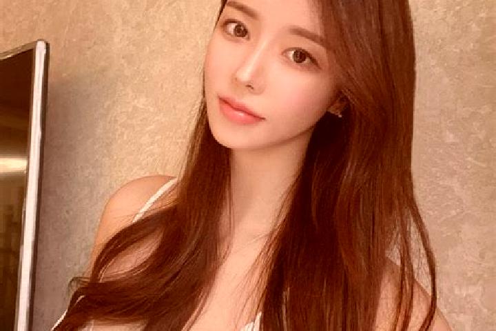 Scarlett, 38 — Escort in Dengjiang, China