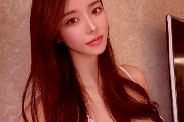 Scarlett, 38 — Escort in Rawa, China