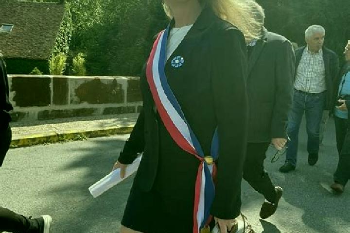 Scarlett, 38 — Escort in Vailly-sur-Sauldre, France