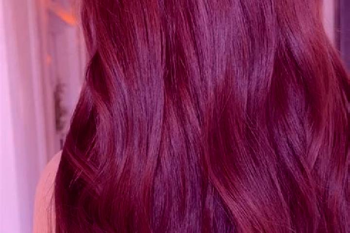 Scarlett, 39, a red brown-eyed european companion based in Muel. Offering Tantra, Dinner Date, Fetish. Available for incall and outcall, day and evening dates.