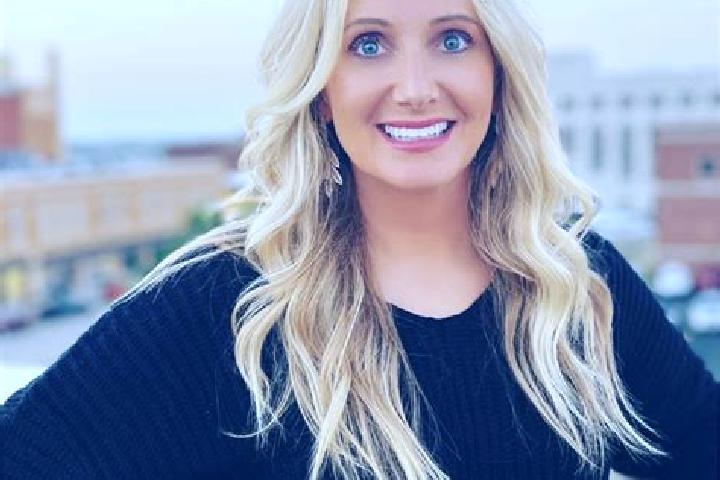 Scarlett, 39 — Escort in Dalton, United States