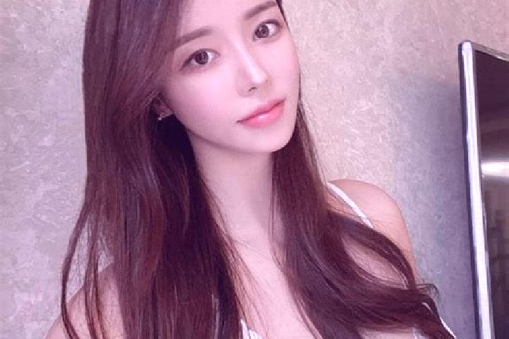 Scarlett, 39 — Escort in Wangshi, China