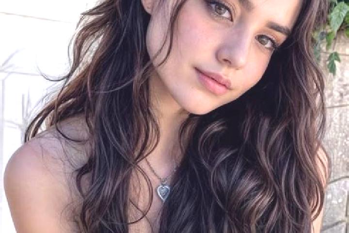 Sienna, 20, a auburn hazel-eyed european companion based in Lelis. Offering Tantra, GFE, Prostate Massage. Available for incall and outcall, overnight bookin...
