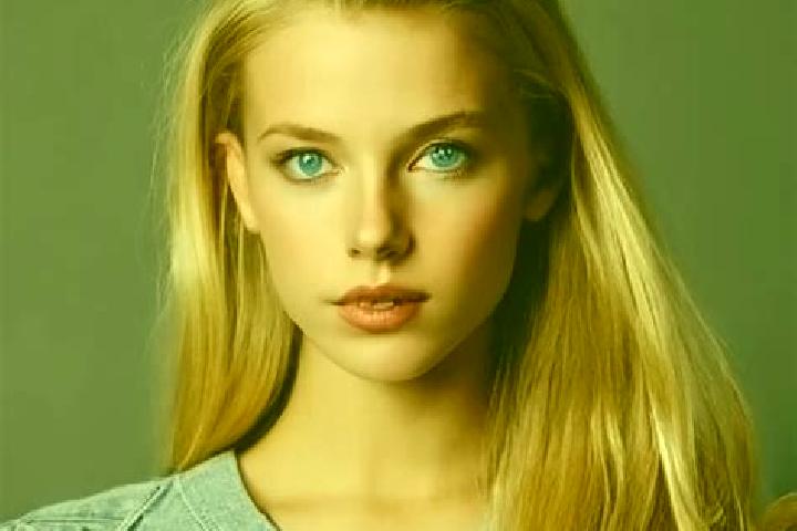 Sienna, 20, a blonde grey-eyed mixed companion based in Takamori. Offering Couples, Travel Companion, Prostate Massage, Domination, Dinner Date. Available fo...