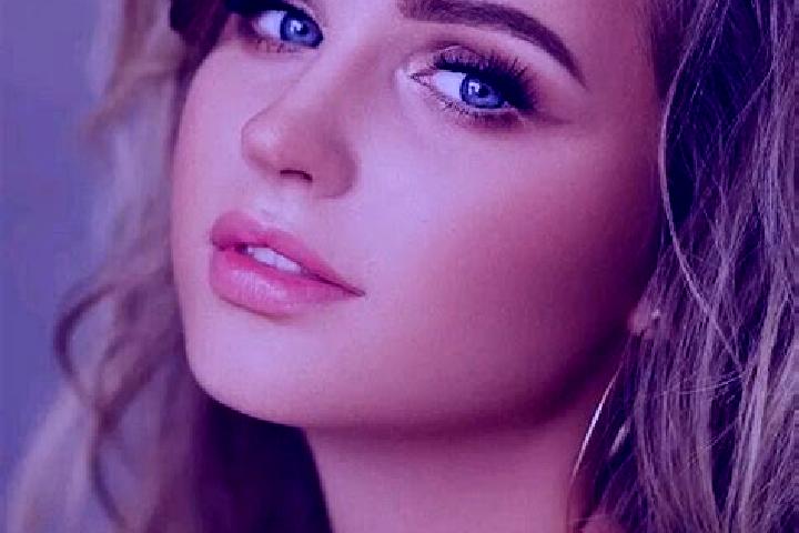 Sienna, 20, a dark blonde blue-eyed caucasian companion based in Nemtisor. Offering Massage, Travel Companion, Duos, BDSM. Available for incall and outcall, ...