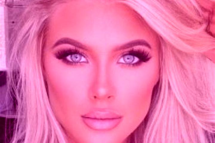 Sienna, 20, a platinum blonde green-eyed latina companion based in Courtdale. Offering Striptease, Dinner Date, GFE. Available for incall and outcall, day an...