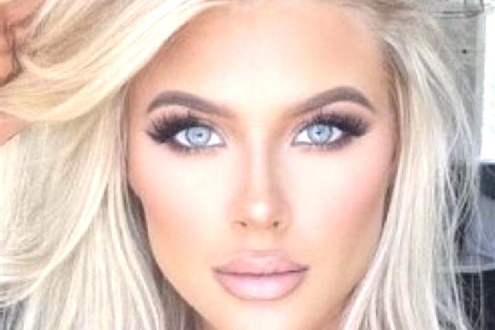 Sienna, 20, a platinum blonde grey-eyed latina companion based in Sarande. Offering Fetish, Travel Companion, Striptease, Duos. Available for incall and outc...