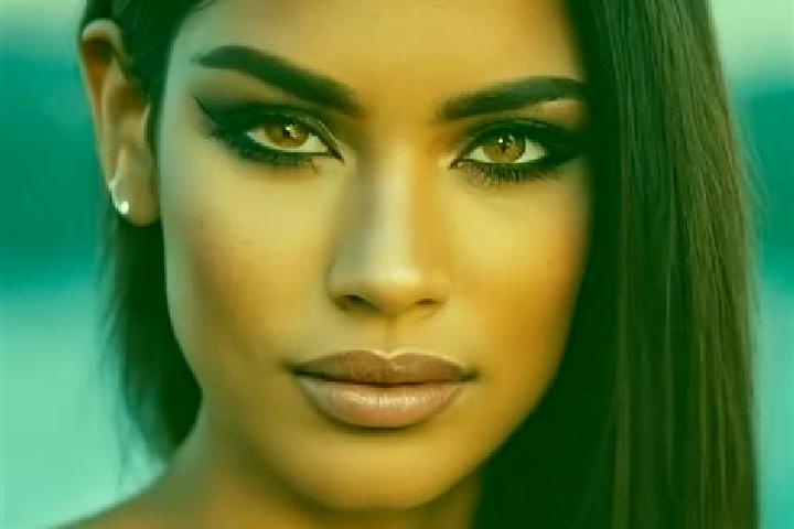 Sienna, 20, a red green-eyed latina companion based in Nattenheim. Offering Party Girl, BDSM, Duos, Dinner Date, Roleplay. Available for incall and outcall, ...