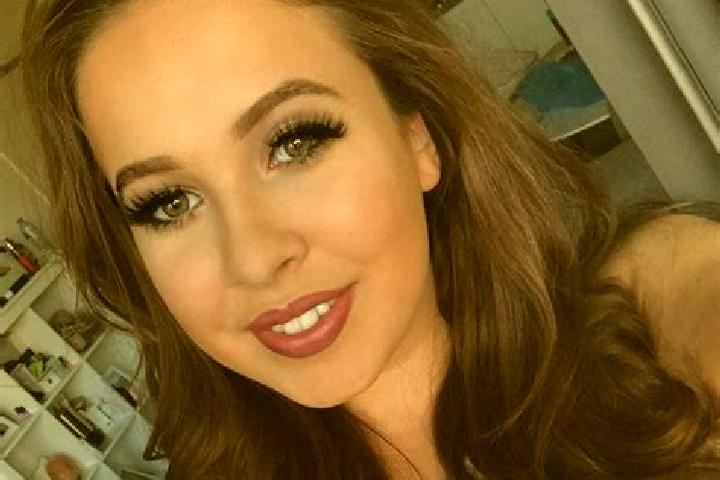 Sienna, 20, a red grey-eyed slavic companion based in Netherby. Offering 69, A-Level, Roleplay, Dinner Date, Massage. Available for incall and outcall, day a...