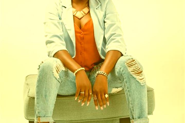 Sienna, 20 — Escort in Mumbue, Angola
