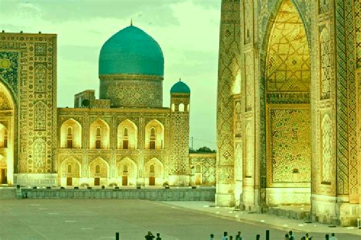 Sienna, 20 — Escort in Shohimardon, Uzbekistan