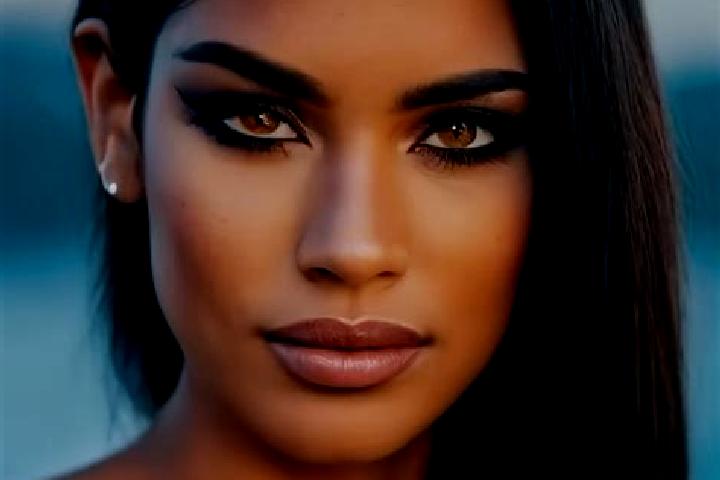 Sienna, 21, a auburn dark-eyed latina companion based in Langenburg. Offering Overnight, Girlfriend Experience, GFE. Available for incall and outcall, day an...