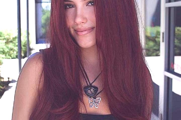 Sienna, 21, a auburn dark-eyed slavic companion based in Terbregge. Offering Massage, OWO, 69. Available for incall and outcall, overnight bookings available.