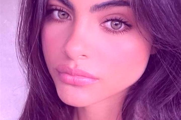 Sienna, 21, a brunette dark-eyed middle eastern companion based in Bronte. Offering Dinner Date, CIM, Striptease, Fetish. Available for incall and outcall, d...