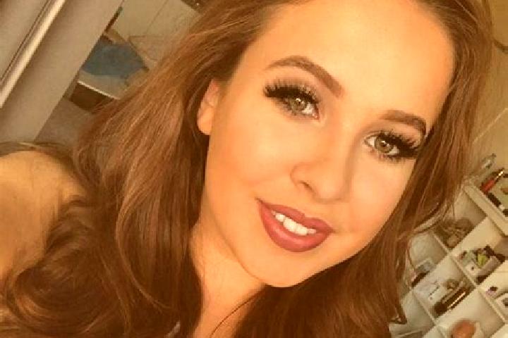 Sienna, 21, a red hazel-eyed caribbean companion based in Quimperle. Offering Dinner Date, Domination, Erotic Massage. Available for incall and outcall, over...