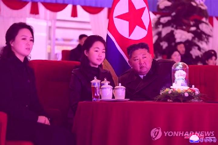 Sienna, 21 — Escort in Songnae-ri, North Korea