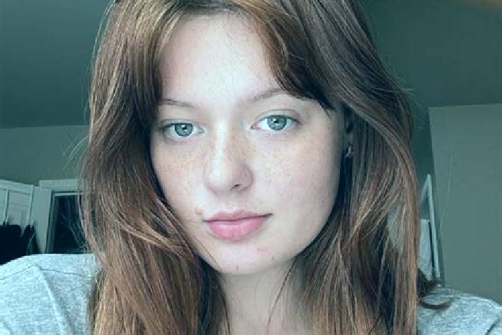Sienna, 22, a auburn grey-eyed mixed companion based in Bladon. Offering Dinner Date, 69, Couples, Fetish. Available for incall and outcall, day and evening ...