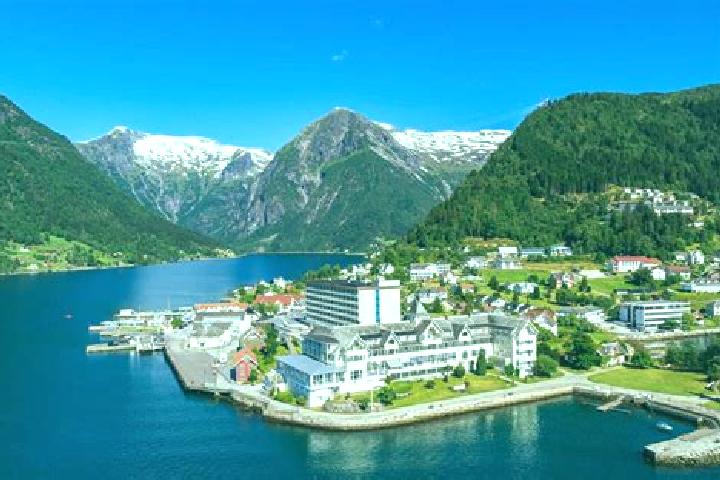 Sienna, 22 — Escort in Balestrand, Norway