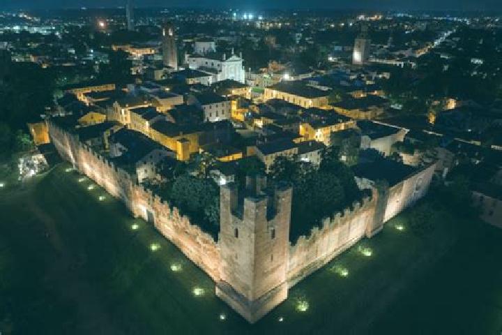 Sienna, 22 — Escort in Castelfranco in Miscano, Italy