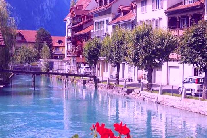 Sienna, 22 — Escort in Mauraz, Switzerland