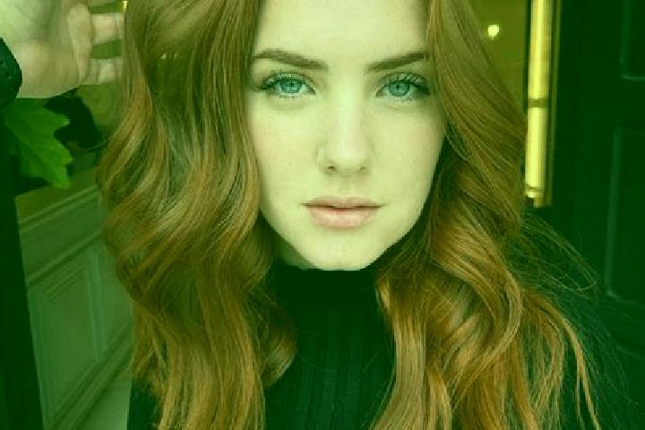 Sienna, 23, a auburn hazel-eyed mixed companion based in Wenping. Offering Party Girl, BDSM, A-Level. Available for incall and outcall, overnight bookings av...