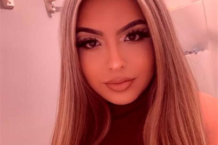 Sienna, 23, a blonde amber-eyed latina companion based in Muramvya. Offering Tantra, A-Level, Fetish. Available for incall and outcall, day and evening dates.