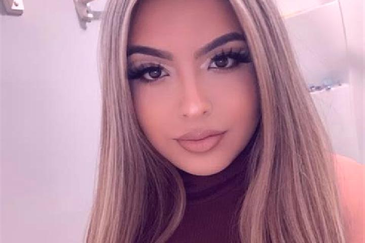 Sienna, 23, a blonde brown-eyed latina companion based in Zabljak. Offering Erotic Massage, A-Level, 69, Travel Companion, Domination. Available for incall a...